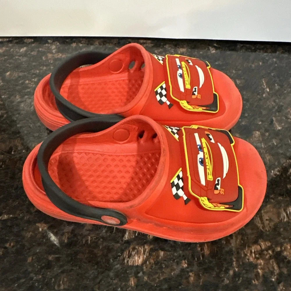 Disney Cars Lightning McQueen Light Up Red Clogs Kids Sandals 9-10 f24tca102a